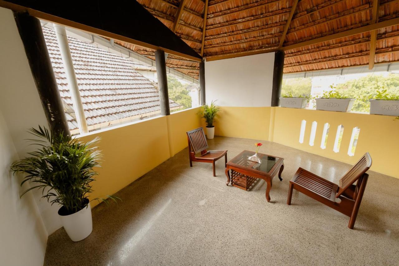 Seacoast Inn Fortkochi Fort Kochi Экстерьер фото