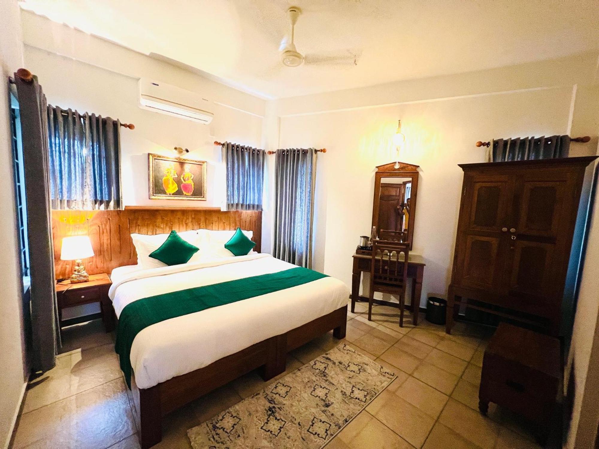 Seacoast Inn Fortkochi Fort Kochi Экстерьер фото