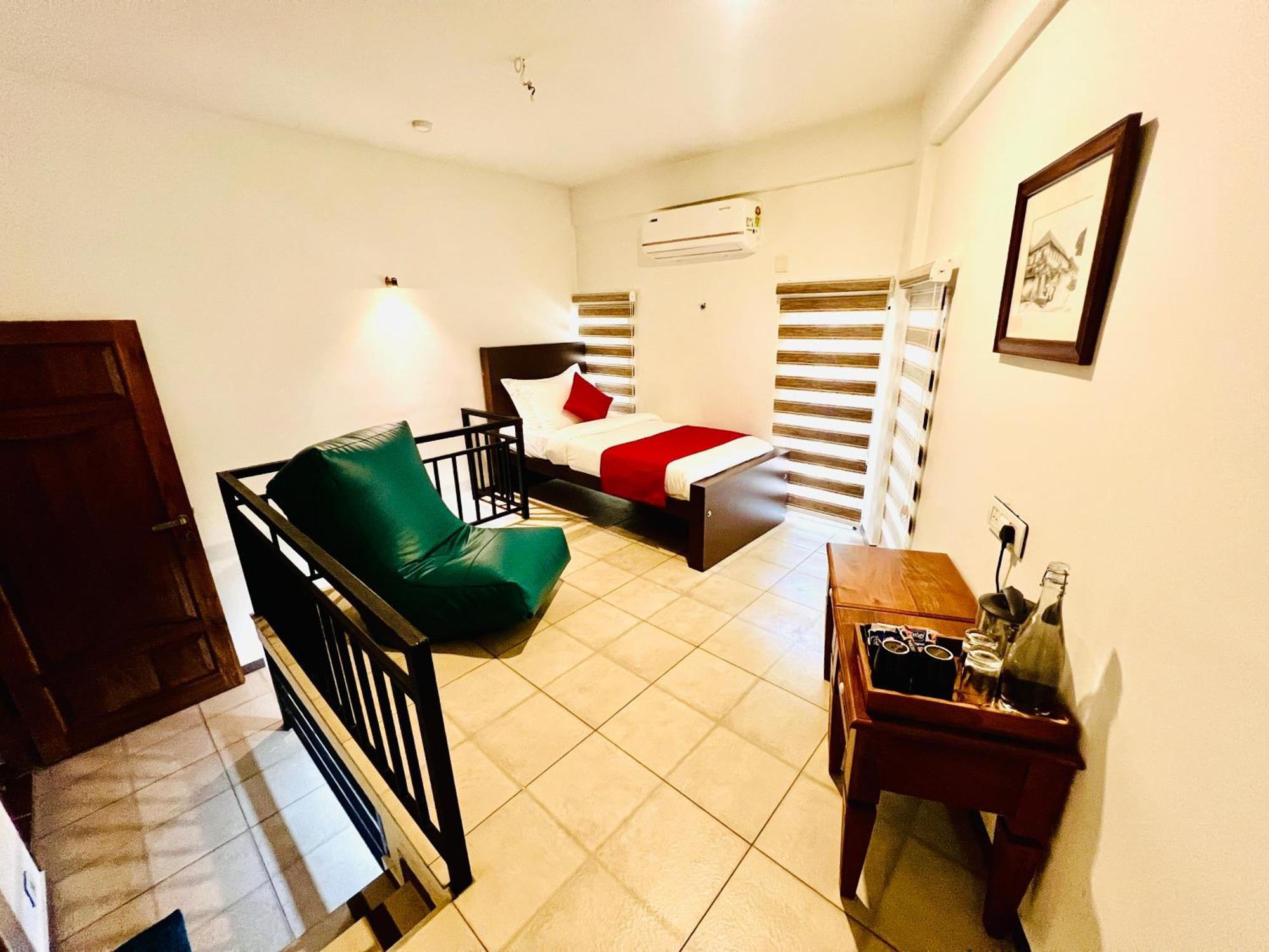 Seacoast Inn Fortkochi Fort Kochi Экстерьер фото
